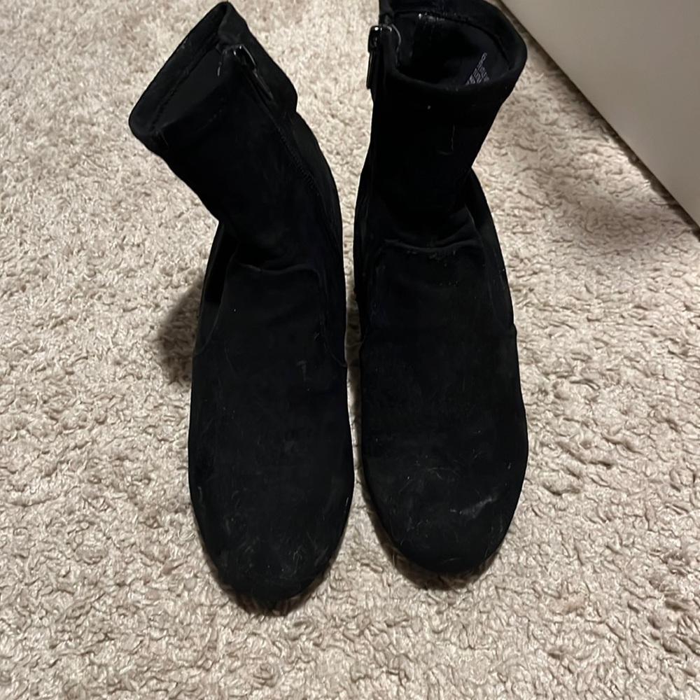 Heeled booties